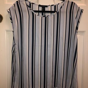 Striped blue and white not sleeve shirt